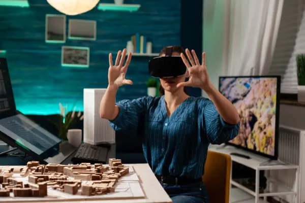 Virtual reality development specialist collaborating with an international company through nearshoring.